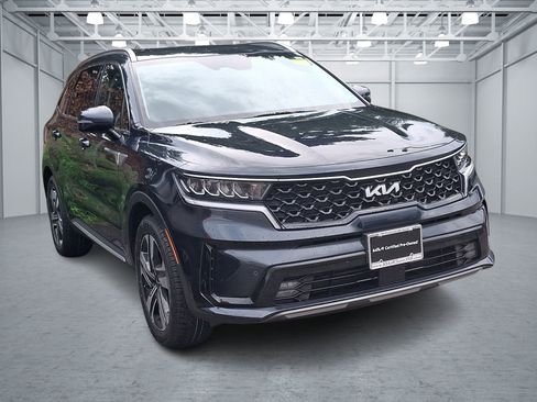 Used 2023 Kia Sorento EX AWD/4WD image 3