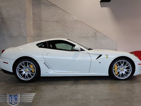 Used 2011 Ferrari 599 GTB Fiorano RWD image 3
