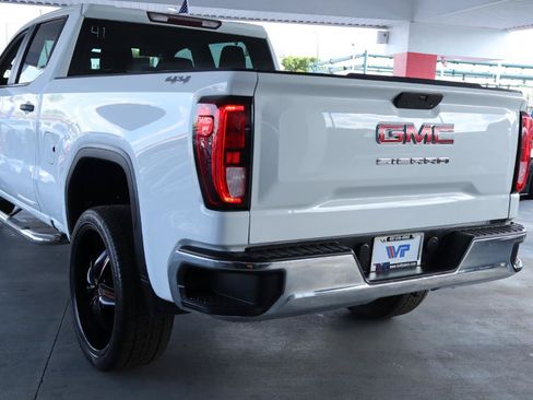 Used 2020 GMC Sierra 1500 4x4 Crew Cab w/ Fleet Convenience Package image 9