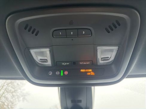 Certified 2023 Chevrolet Traverse LT image 31