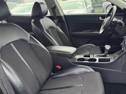 Used 2019 Kia Optima S w/ S Panoramic Sunroof Package FWD image 11