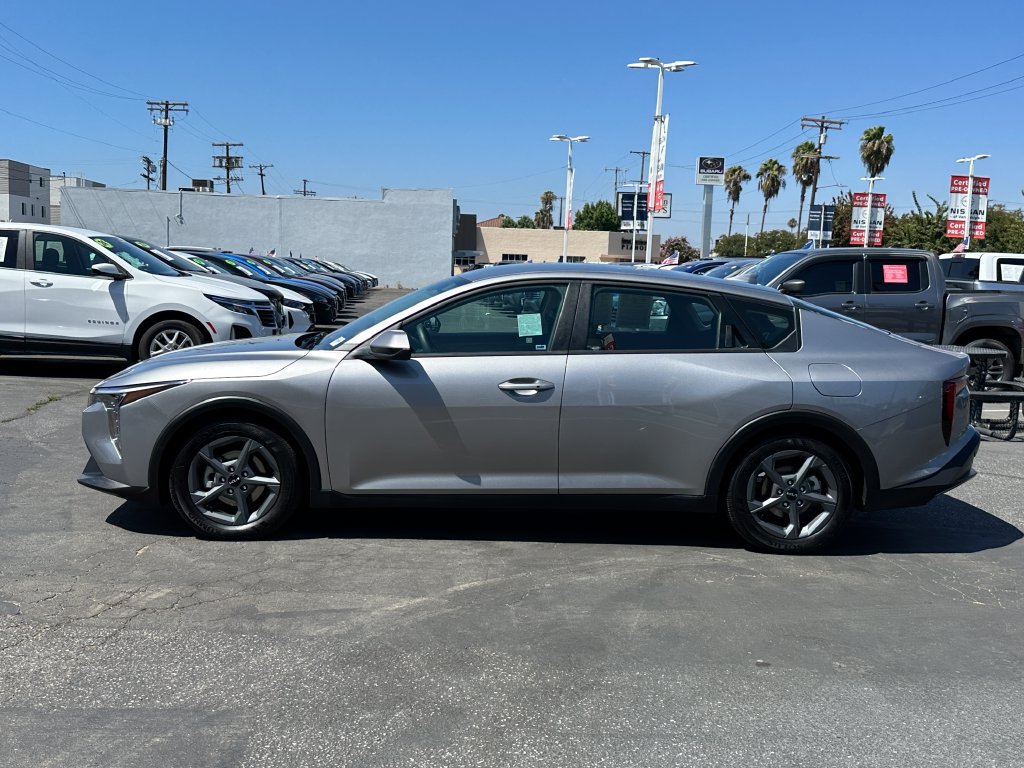 Used 2025 Kia K4 FWD image 3