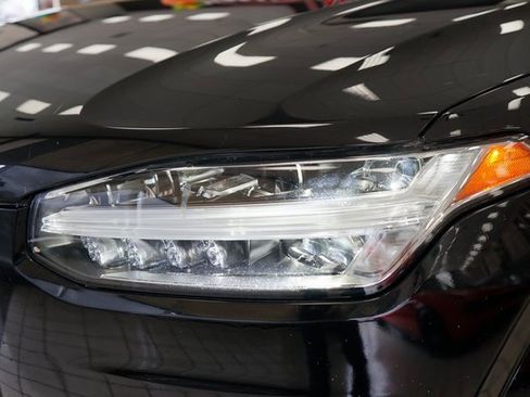 Used 2019 Volvo XC90 T5 Momentum w/ Protection Package image 24