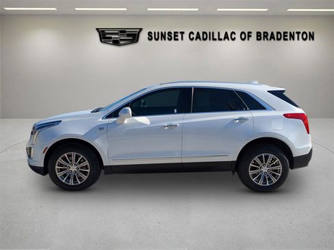 Used 2017 Cadillac XT5 Luxury w/ Driver Awareness Package image 7