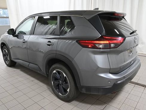 Used 2025 Nissan Rogue SV AWD/4WD image 10