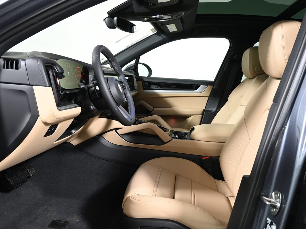 Used 2026 Porsche Cayenne AWD/4WD image 5