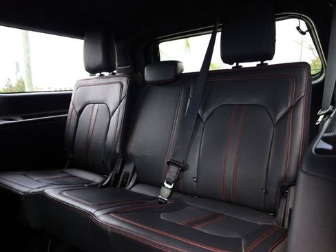 Used 2022 Ford Expedition Max Limited AWD/4WD image 18