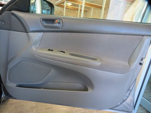 Used 2004 Toyota Camry SE image 23