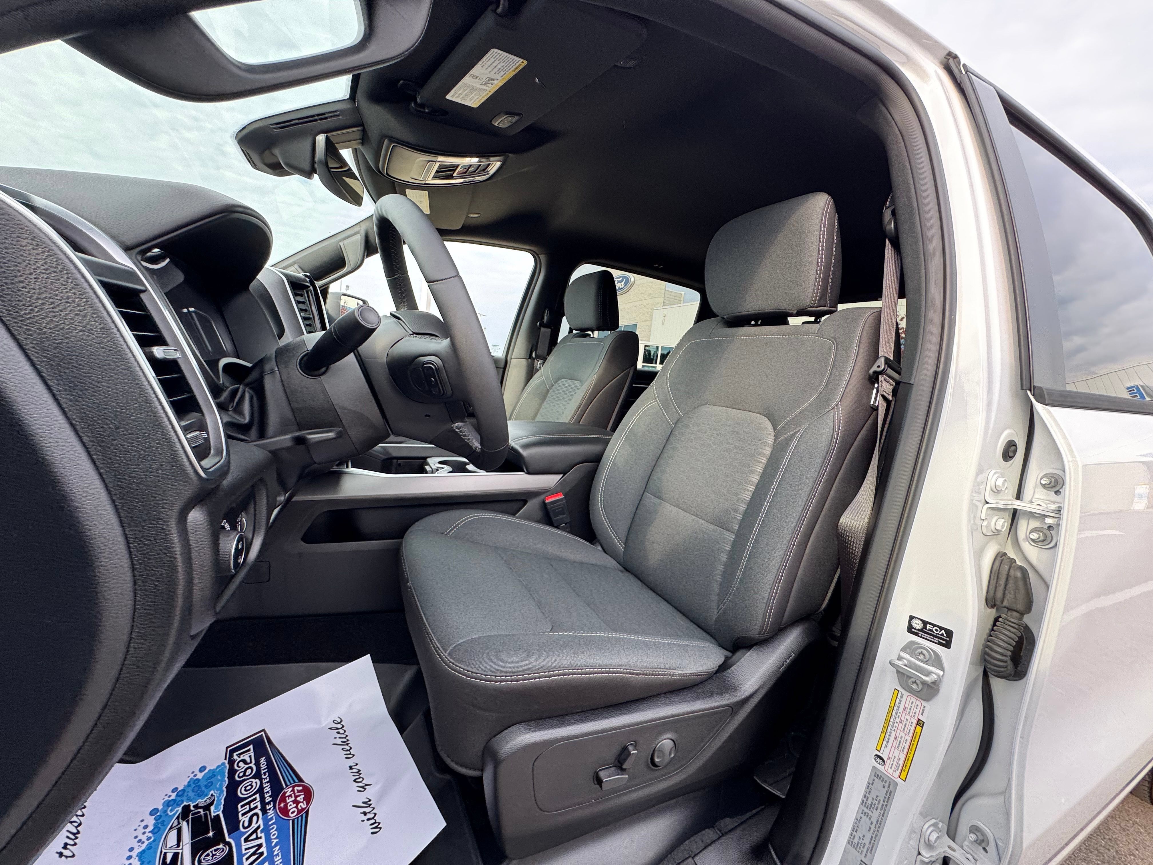 Used 2025 RAM 1500 Big Horn AWD/4WD image 28