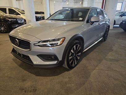 Used 2025 Volvo V60 B5 Cross Country Ultra