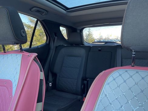 Used 2021 Chevrolet Equinox LT image 25