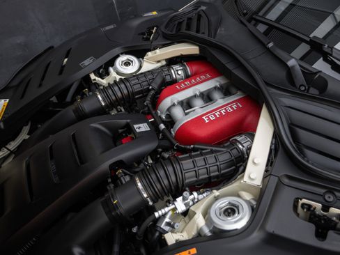 Used 2025 Ferrari Purosangue image 17