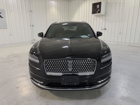 Used 2022 Lincoln Nautilus Reserve w/ Equipment Group 202A image 8