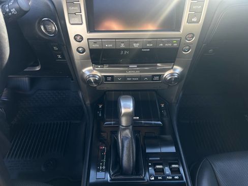 Used 2020 Lexus GX 460 Premium image 12