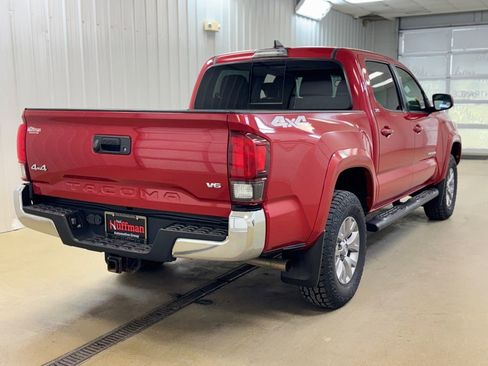 Used 2018 Toyota Tacoma SR5 w/ Four Season Floor Mat Package AWD/4WD image 6