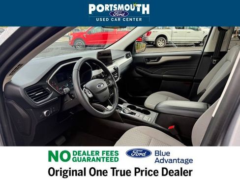 Certified 2022 Ford Escape SE w/ SE Sport Appearance Package image 4