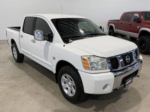 Used 2004 Nissan Titan LE w/ (Tow) Big Tow Pkg AWD/4WD image 6