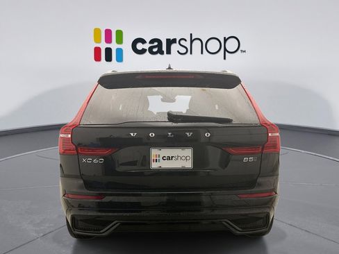 Used 2025 Volvo XC60 B5 Plus image 4