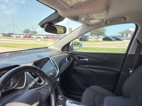 Used 2020 Chevrolet Equinox LT FWD image 18