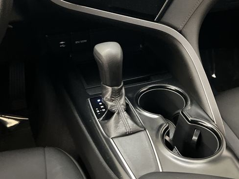 Used 2019 Toyota Camry LE FWD image 21