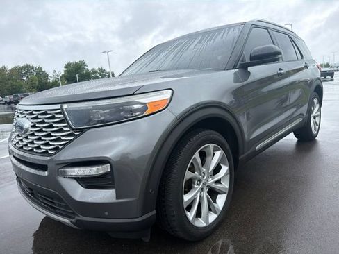 Used 2021 Ford Explorer Platinum w/ Equipment Group 601A AWD/4WD image 2
