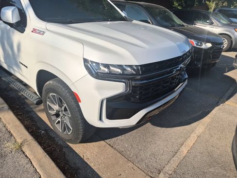 Used 2022 Chevrolet Tahoe Z71 w/ Luxury Package AWD/4WD image 28