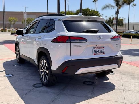 Used 2022 Toyota Corolla Cross XLE AWD/4WD image 6