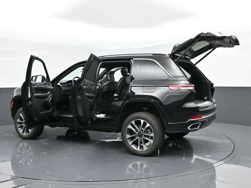 Used 2024 Jeep Grand Cherokee Overland w/ Advanced Protech Group III AWD/4WD image 62