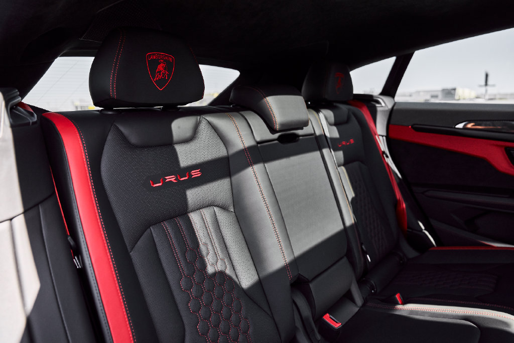 Used 2024 Lamborghini Urus S AWD/4WD image 46