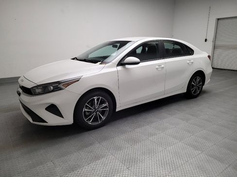 Used 2022 Kia Forte LXS image 2