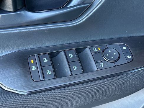 New 2025 Nissan Kicks S image 13