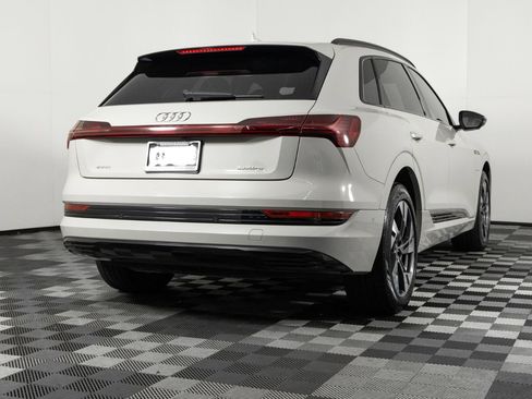Used 2021 Audi e-tron Premium w/ Convenience Plus Package image 5