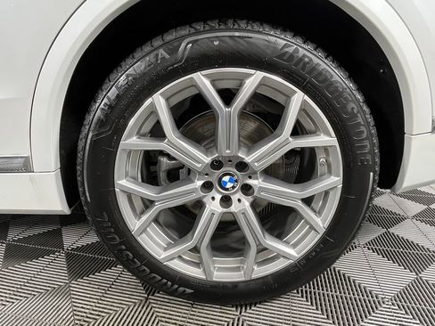 Used 2024 BMW X7 xDrive40i w/ Premium Package image 14