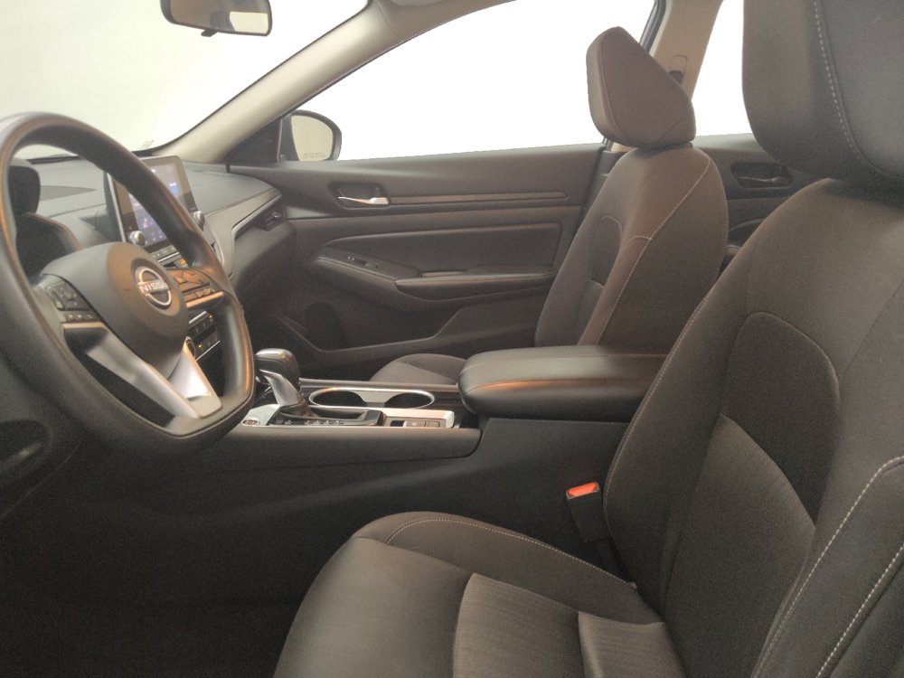 Used 2024 Nissan Altima 2.5 SV AWD/4WD image 17
