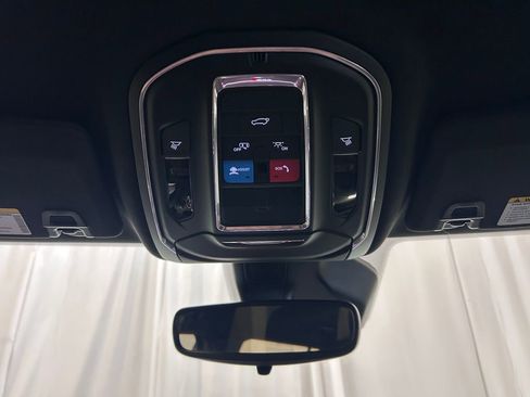 Used 2022 Jeep Grand Cherokee L Laredo AWD/4WD image 17
