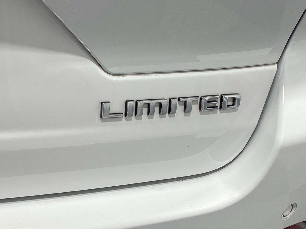 Used 2023 Jeep Grand Cherokee Limited AWD/4WD image 8