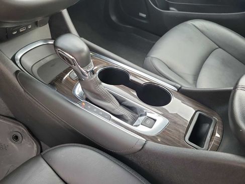 Used 2024 Chevrolet Malibu LT FWD image 21