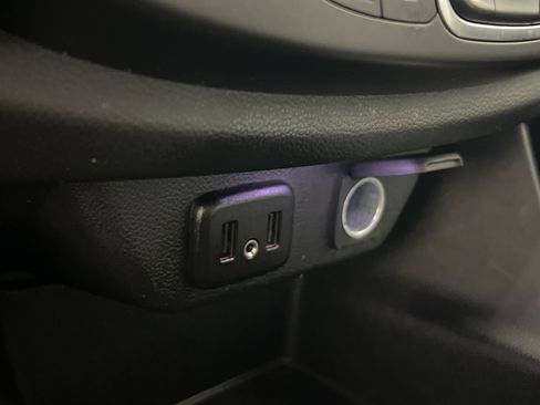 Used 2020 Chevrolet Traverse LT image 35