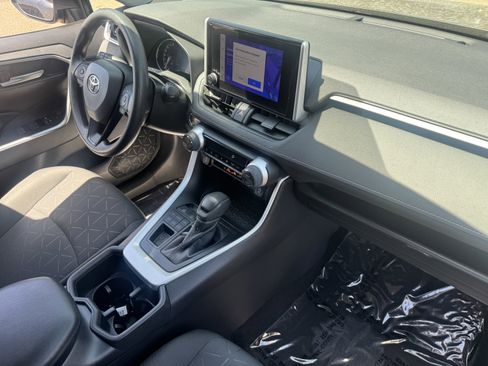Certified 2023 Toyota RAV4 XLE AWD/4WD image 19