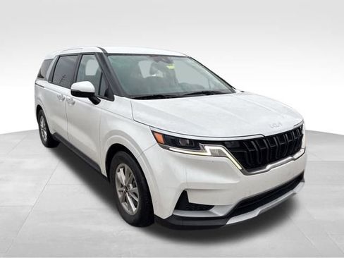 Certified 2023 Kia Carnival LX image 1