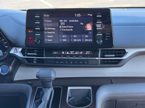 Certified 2024 Toyota Sienna LE image 17