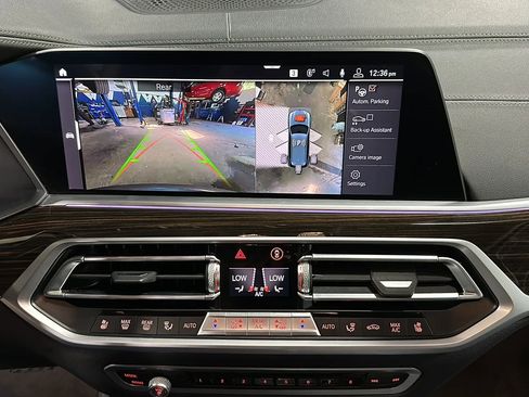 Used 2019 BMW X7 xDrive50i w/ Premium Package image 31