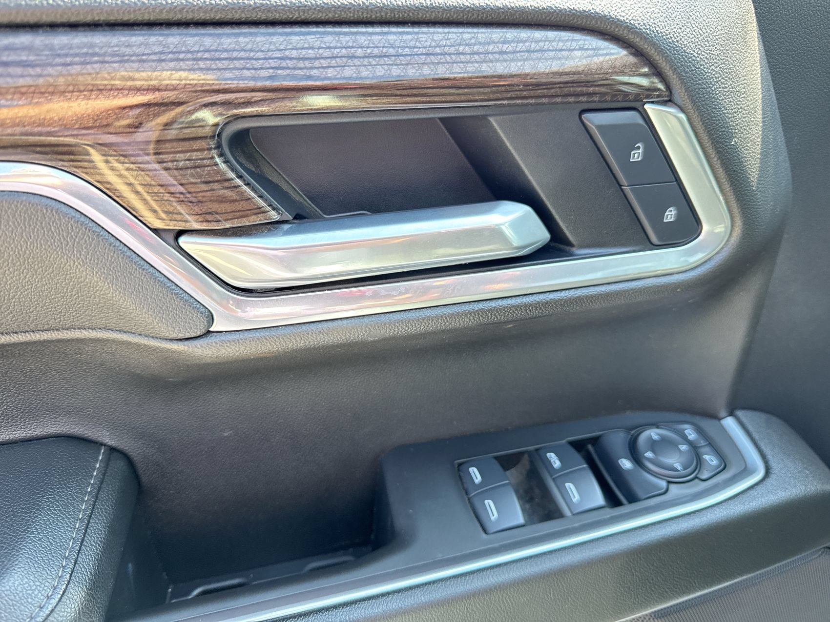 Used 2025 Chevrolet Silverado 1500 RST RWD image 13
