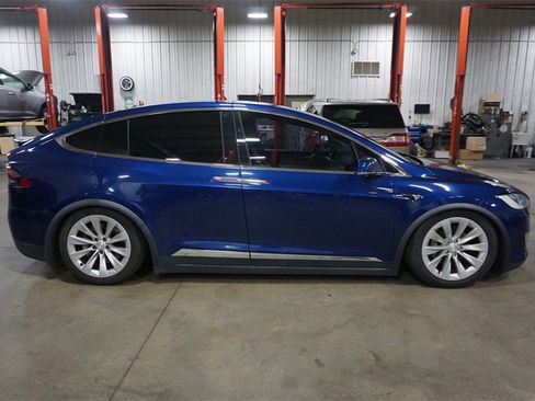 Used 2017 Tesla Model X 75D image 23