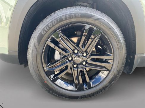 Used 2025 Chevrolet Trax ACTIV FWD image 9