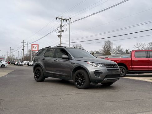 Used 2016 Land Rover Discovery Sport SE image 10