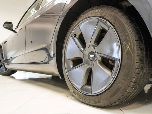 Used 2023 Tesla Model 3 Standard Range image 32