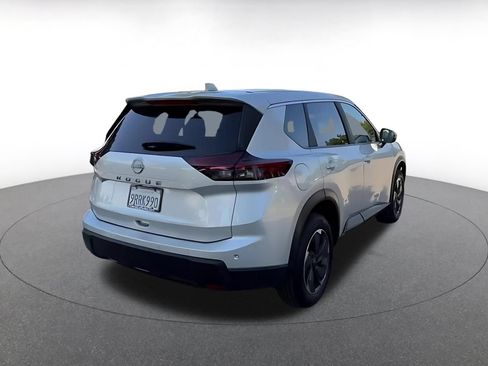 Used 2025 Nissan Rogue SV FWD image 11
