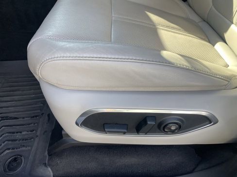 Used 2023 Jeep Wagoneer L Series II w/ Convenience Group I image 11