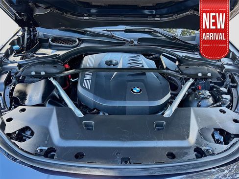 Used 2023 BMW 740i w/ Parking Assistance Package image 32